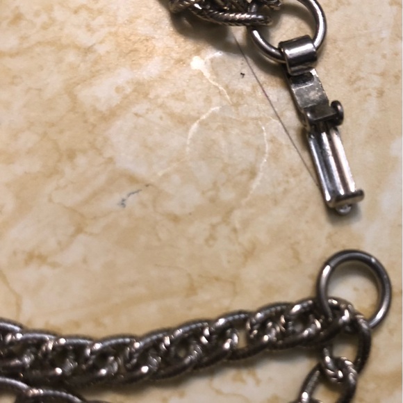 Custom Designed Creations Leo Clasp Bracelet - Picture 3 of 4